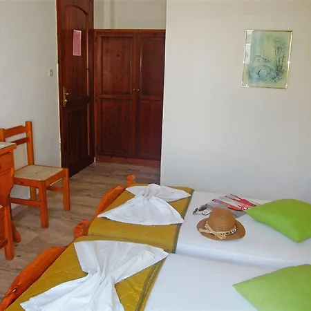 Vassiliki 3*
